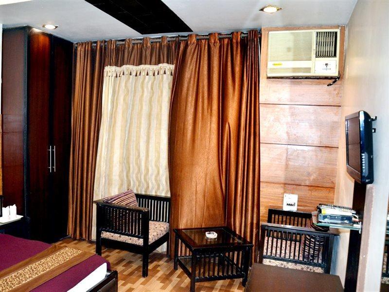 Hotel B.R. Inn Pānīpat Екстериор снимка