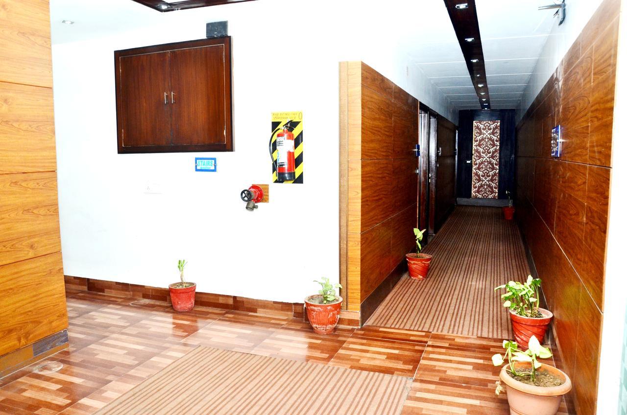 Hotel B.R. Inn Pānīpat Екстериор снимка