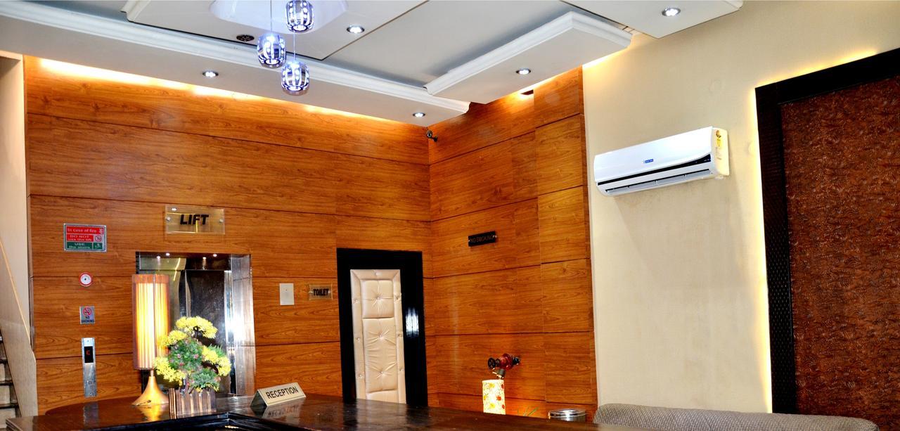 Hotel B.R. Inn Pānīpat Екстериор снимка