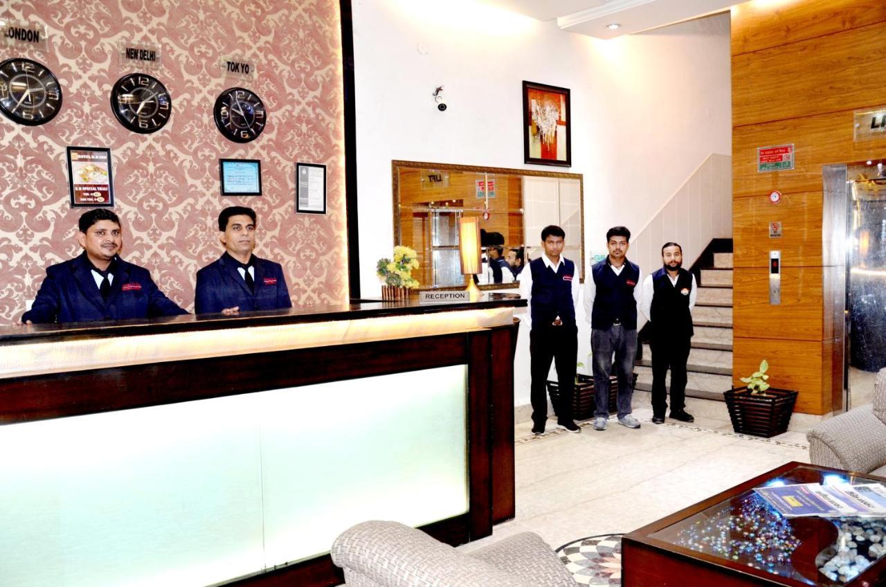 Hotel B.R. Inn Pānīpat Екстериор снимка